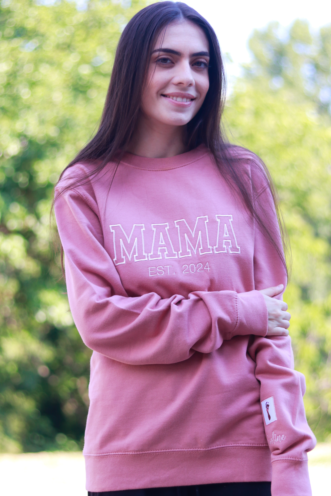 "MAMA" Embroidered Sweatshirt - EST with Sleeve Baby Name Detail, Customizable Embroidery for Women